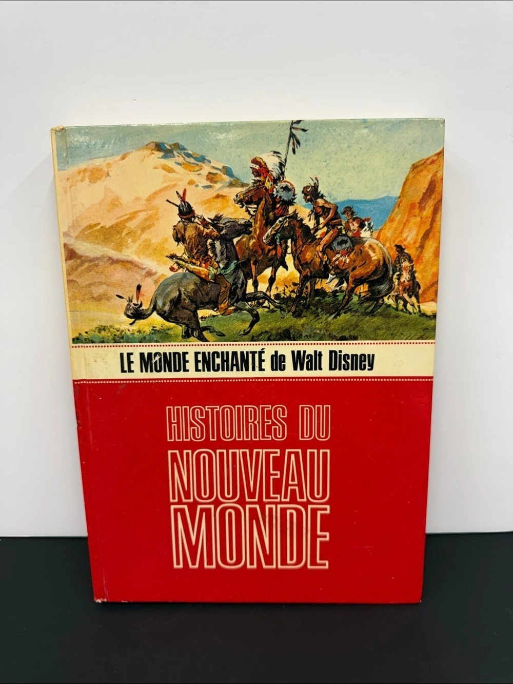 Walt Disney Histoires du Nouveau Monde Vintage Illustrated Book